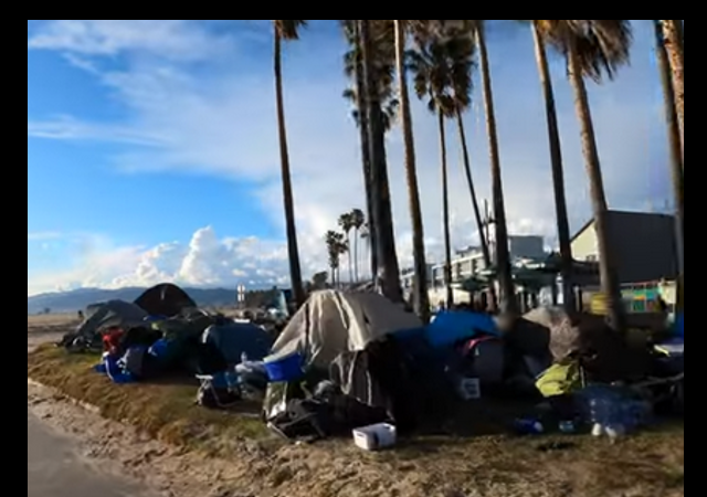 Californias Famous Venice Beach Boardwalk Now A Dangerous Homeless