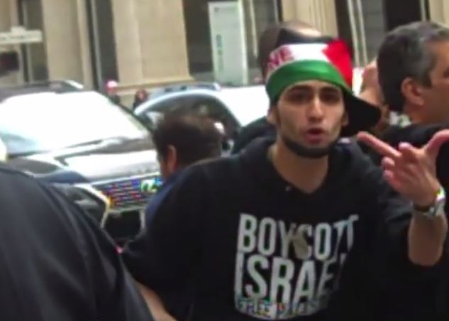 BDS protesters San Francisco gives finger to pro Israel protesters