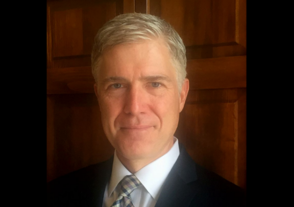 https://en.wikipedia.org/wiki/Neil_Gorsuch#/media/File:Neil_Gorsuch_10th_Circuit.jpg