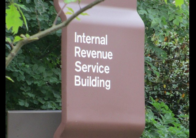 https://upload.wikimedia.org/wikipedia/commons/0/05/IRS_Sign.JPG