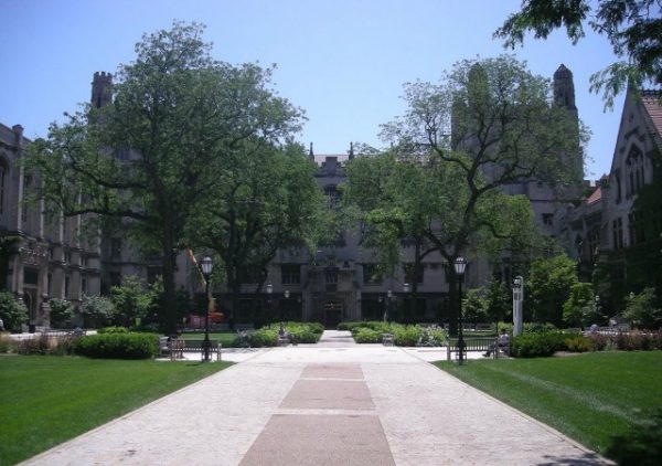 https://commons.wikimedia.org/wiki/File:University_of_Chicago_July_2013_15_(Main_Quadrangles).jpg