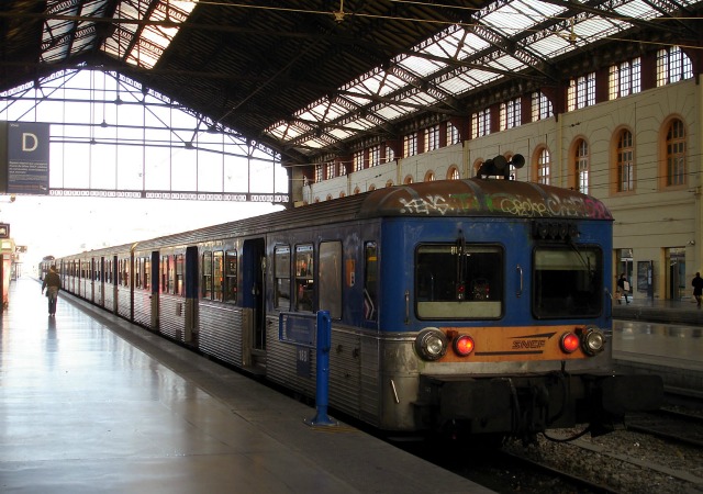 https://commons.wikimedia.org/wiki/File:Gare_de_Marseille-Saint-Charles_-_RIO_-_02.jpg