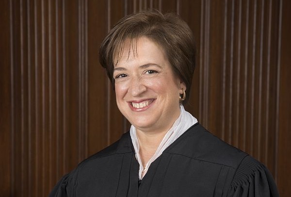 https://en.wikipedia.org/wiki/File:Elena_Kagan_Official_SCOTUS_Portrait_%282013%29.jpg