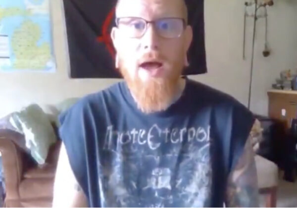 https://twitter.com/robbystarbuck/status/1314285414962925569?ref_src=twsrc%5Etfw%7Ctwcamp%5Etweetembed%7Ctwterm%5E1314285414962925569%7Ctwgr%5Eshare_3&ref_url=https%3A%2F%2Fthefederalist.com%2F2020%2F10%2F09%2Fwhite-supremacist-suspect-in-michigan-kidnapping-plot-is-actually-a-trump-hating-anarchist%2F